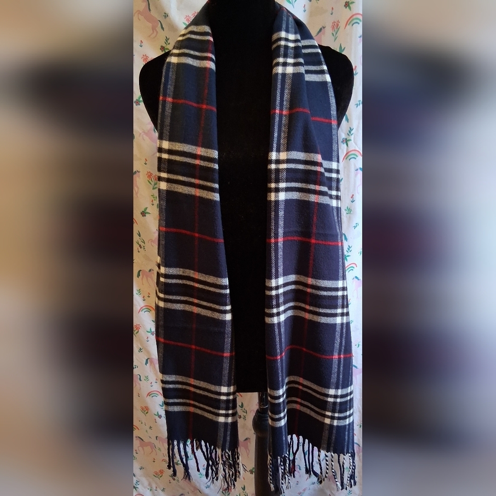 EUC Burberry Scottish Cashmere Navy & White Nova Plaid Casual Unisex Scarf Wrap - Picture 2 of 7